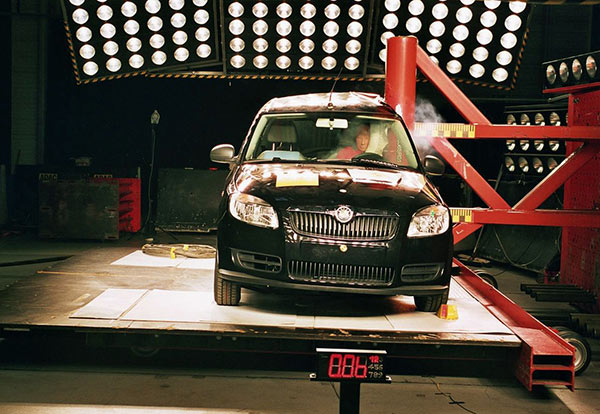 Škoda Roomster - náraz na kůl v testu Euro NCAP