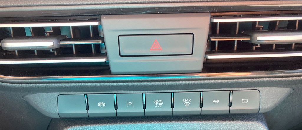 Lišta funkčních tlačítek ve Fordu Tourneo Connect