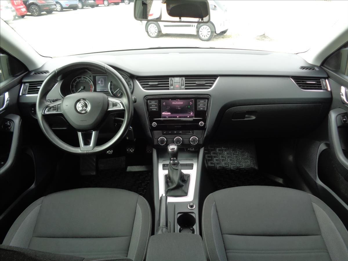 Škoda Octavia 3 facelift - palubní deska